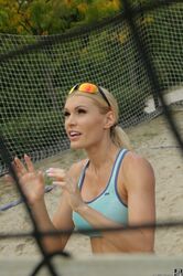volleyball player muff. Photo #4